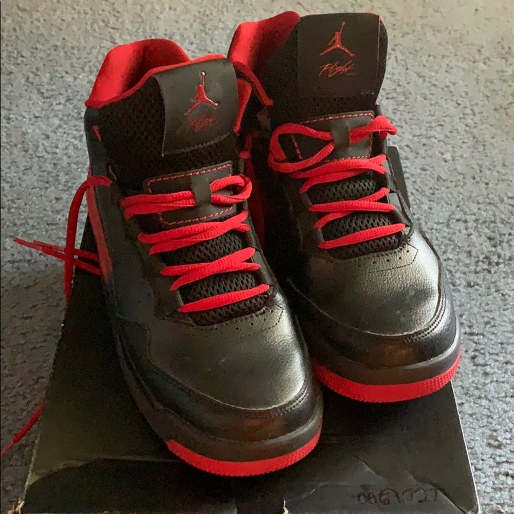 Black and red Jordan flight origin - Picture 1 of 5